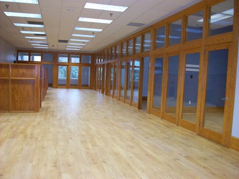 More Photos Of 35 Barnard St, Savannah Office For Lease