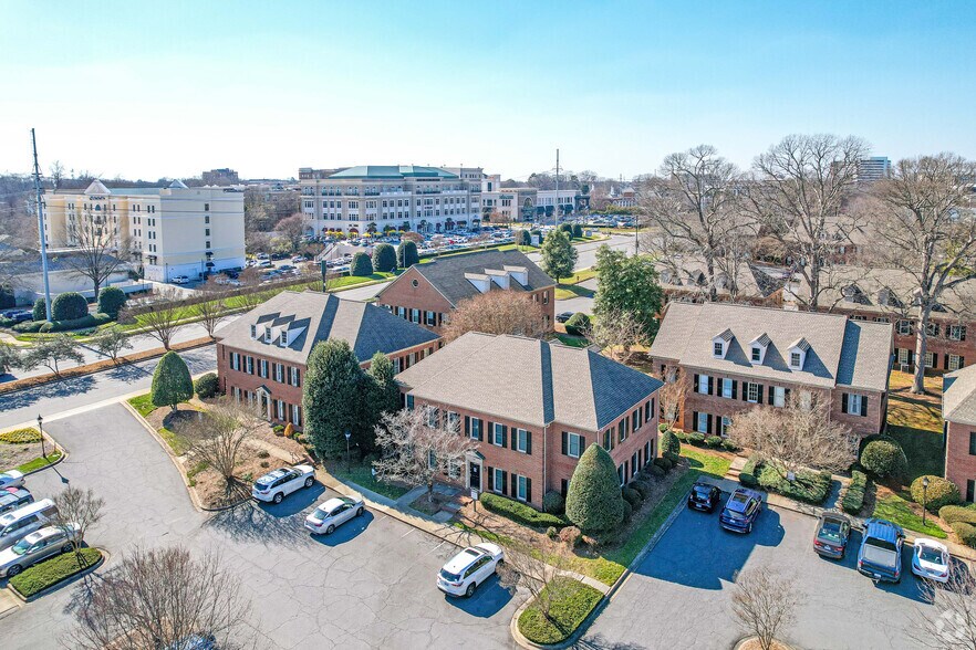 More Photos Of 6809 Fairview Rd, Charlotte Office For Lease