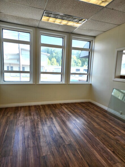 More Photos Of 3331 Washington Way, Longview Office For Lease