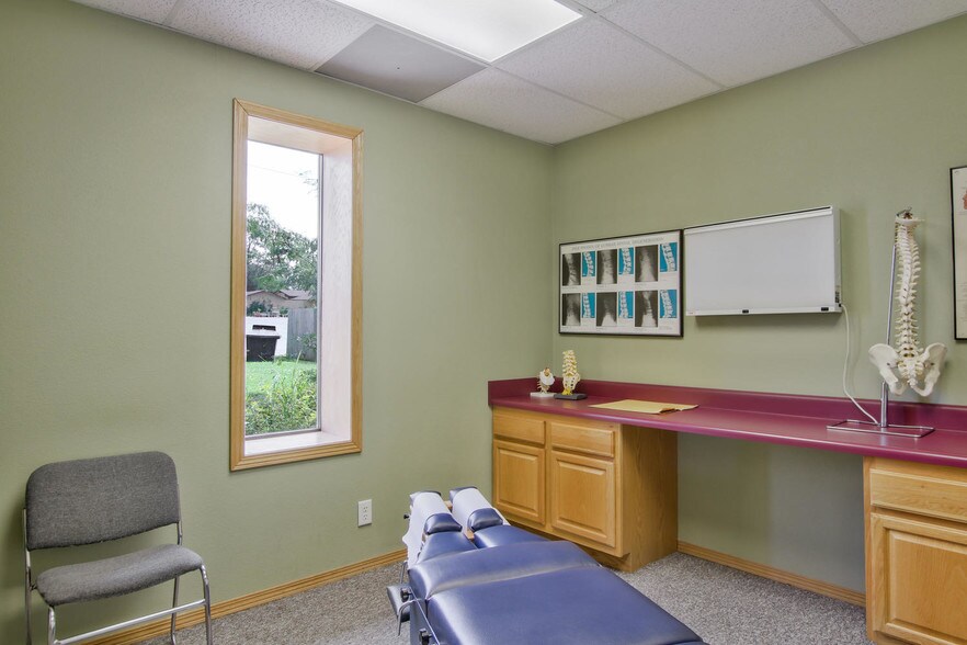 More Photos Of 1919 W Central Ave, El Dorado Warehouse For Lease