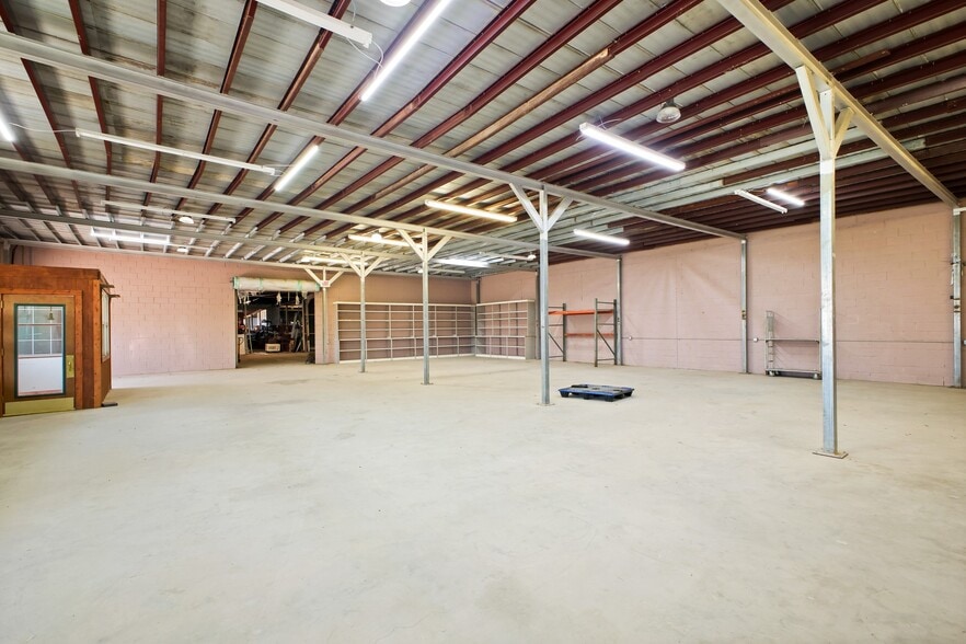 More Photos Of 5075 Highway 21, San Marcos Warehouse For Sale