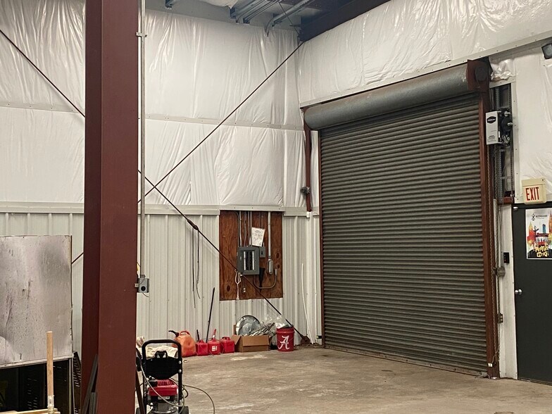 More Photos Of 708 Lakeside Dr, Mobile Research And Development For Sale