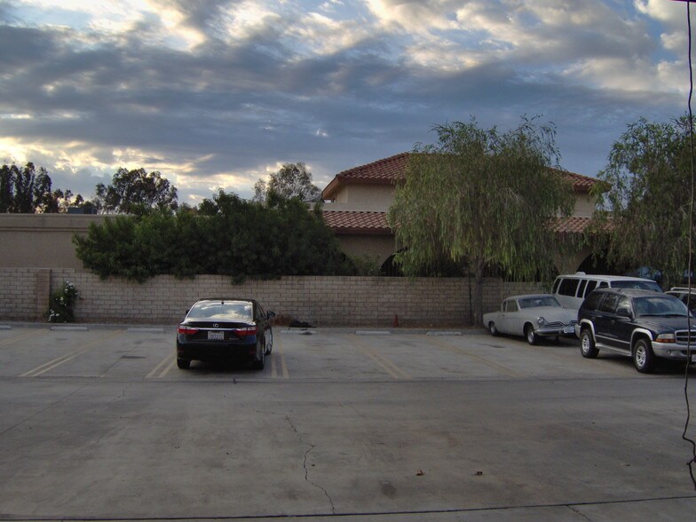 More Photos Of 24309 Creekside Rd, Valencia Service For Lease