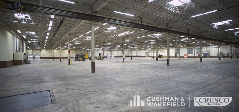 More Photos Of 720 E Highland Rd, Macedonia Warehouse For Sale