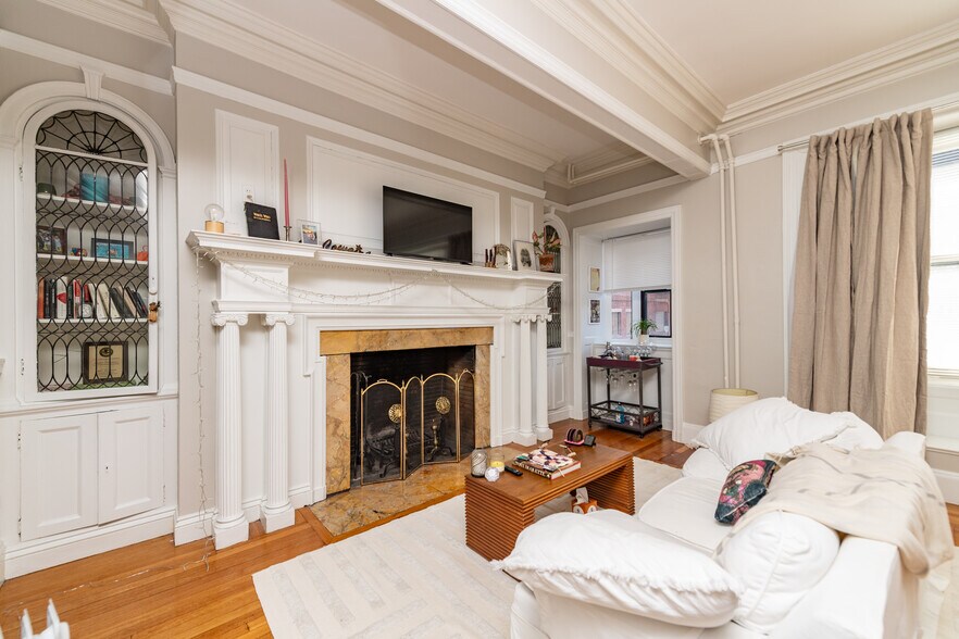 More Photos Of 470 Commonwealth Ave, Boston Apartments For Sale