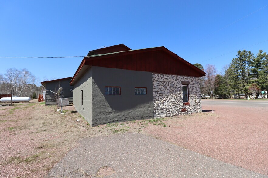 More Photos Of 22211 US Highway 63, Grand View Flex For Sale