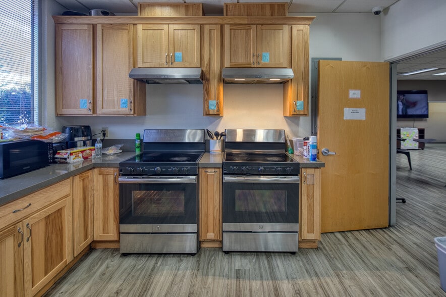 More Photos Of 815 S St, Sacramento Office For Sale