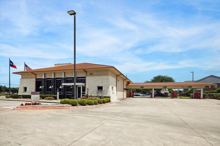 More Photos Of 28850 Tomball Pky, Tomball Bank For Sale