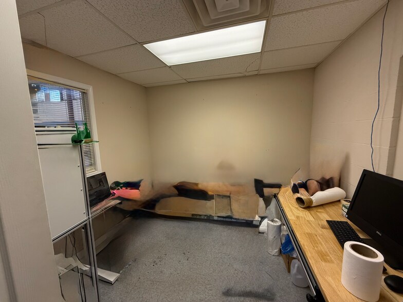 More Photos Of 4270-4282 Hudson Dr, Stow Light Manufacturing For Lease