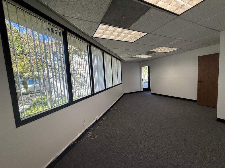 More Photos Of 1965-1985 Yosemite Ave, Simi Valley Medical For Lease