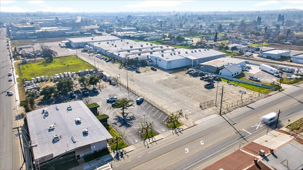 More Photos Of 1121 Annadale Ave, Sanger Refrigeration Cold Storage For Lease