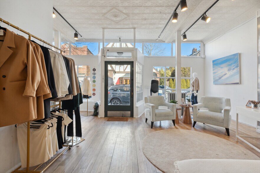 More Photos Of 253 Sea Cliff Ave, Sea Cliff Storefront Retail Residential For Sale