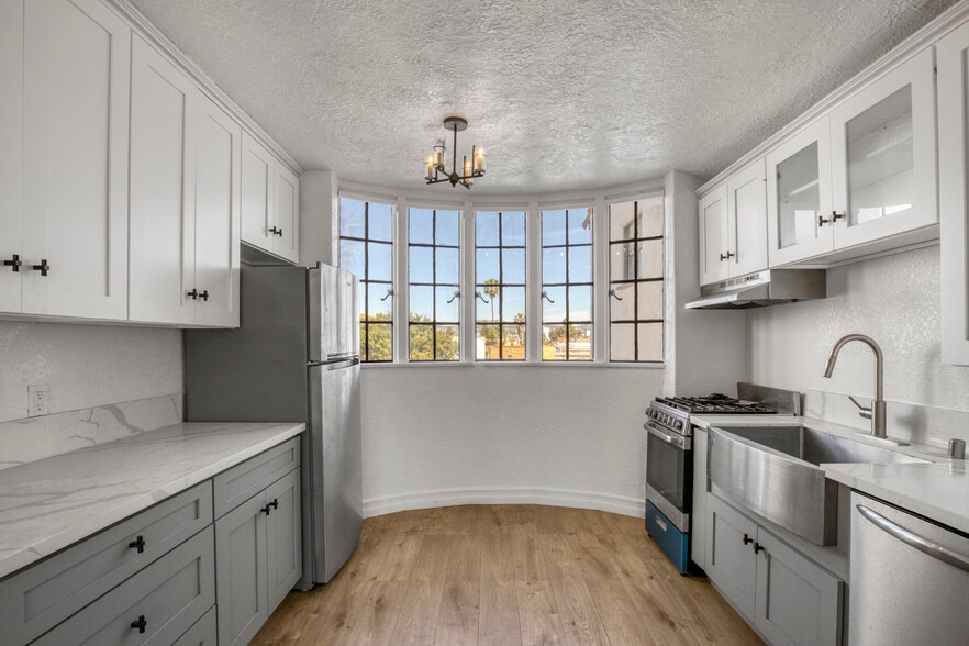 More Photos Of 5815 W Olympic Blvd, Los Angeles Apartments For Sale