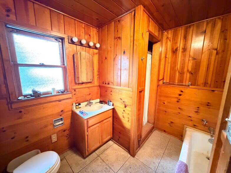 More Photos Of 54225 Pine Crest, Idyllwild-Pine Cove General Retail For Sale