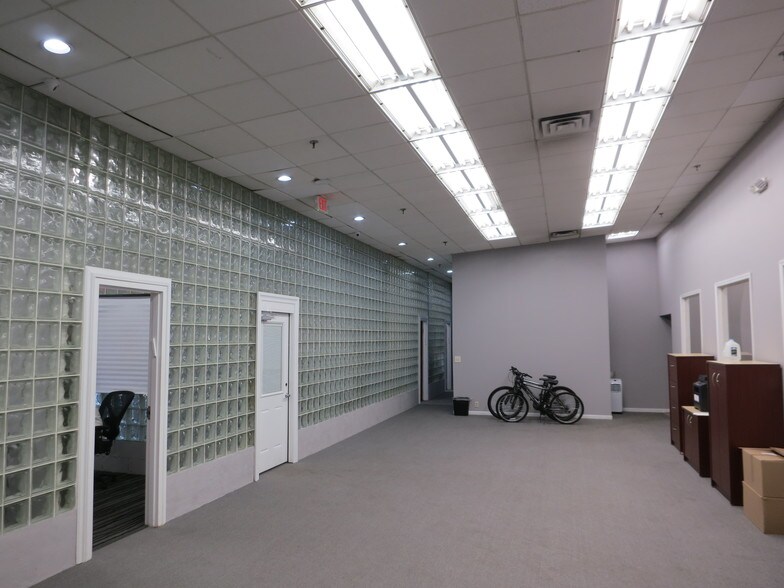 More Photos Of 53 Smith Rd, Middletown Warehouse For Sale