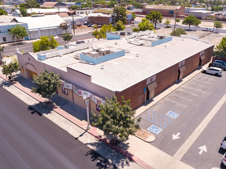 More Photos Of 123 E 7th St, Hanford Movie Theatre For Sale