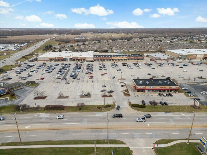 More Photos Of 870 Richard Rd, Dyer Freestanding For Lease