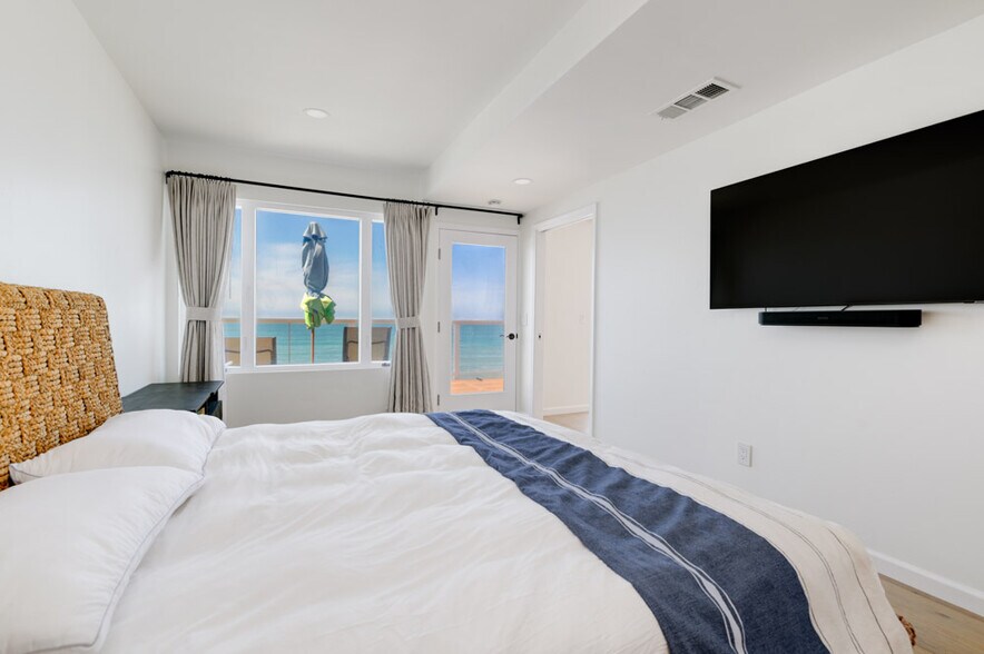 More Photos Of 2633 Ocean St, Carlsbad Apartments For Sale