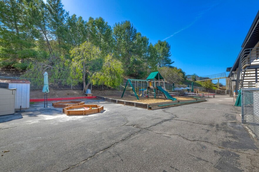 More Photos Of 855 Barham Dr, San Marcos Religious Facility For Lease