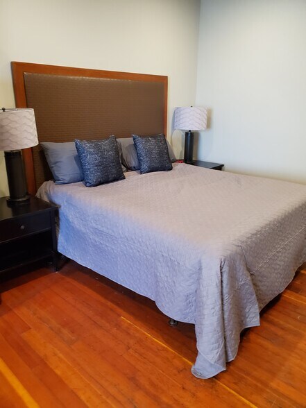 More Photos Of 515 E Yakima Ave, Yakima General Retail For Sale