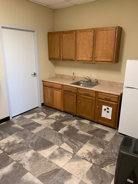 More Photos Of 6621 Richmond Hwy, Alexandria Office For Lease