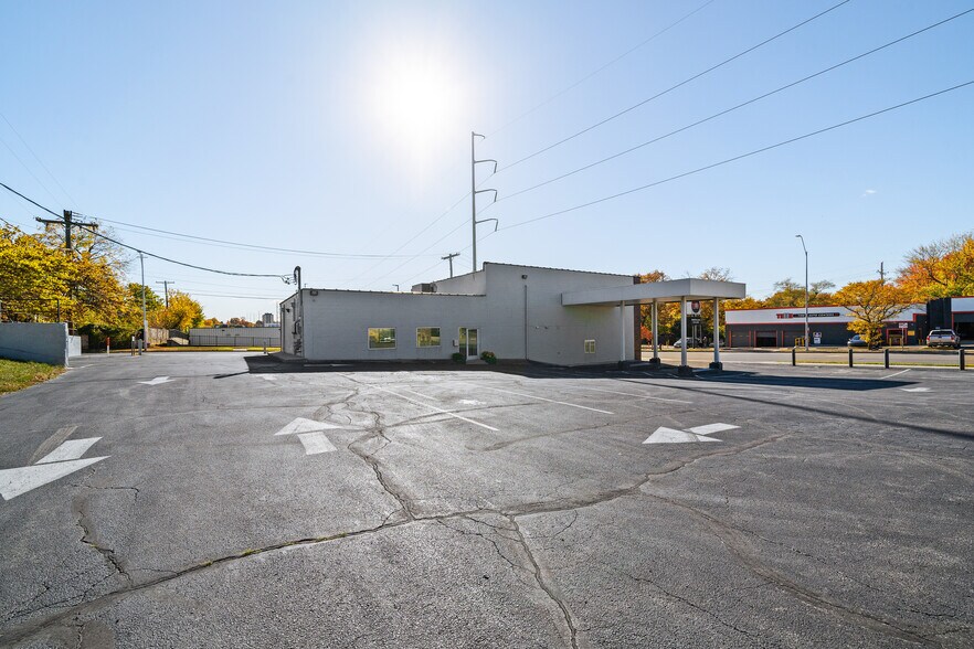 More Photos Of 6145 Troost Ave, Kansas City General Retail For Sale