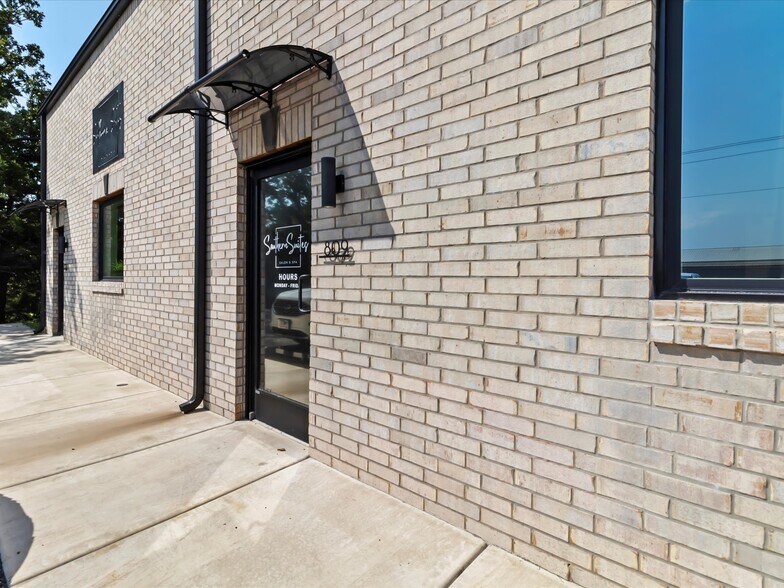 More Photos Of 801 S Tyler Ave, Blanchard Office For Sale