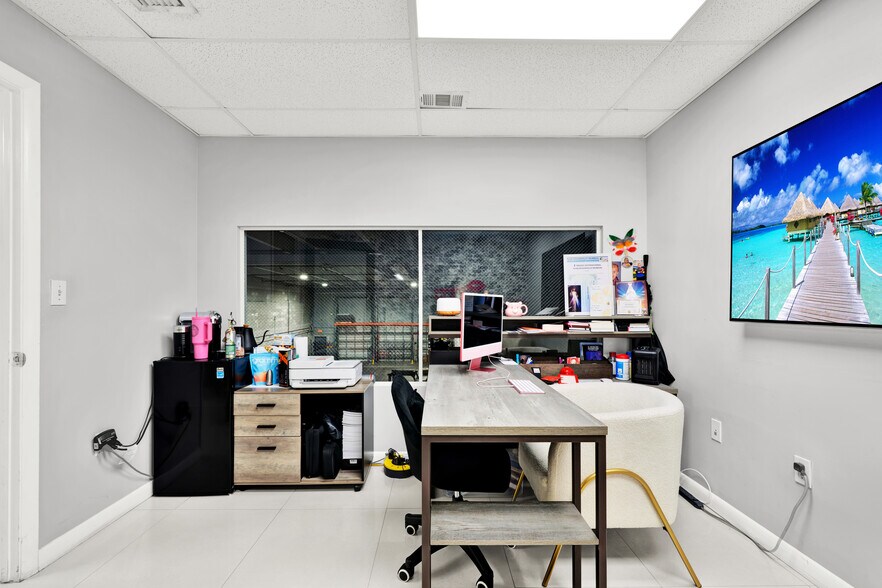 More Photos Of 7770 NW 46th St, Doral Warehouse For Sale