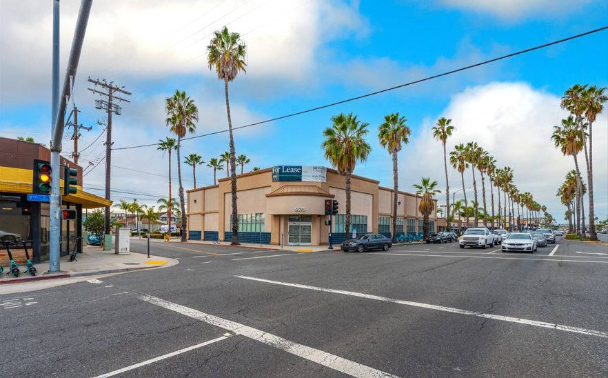 More Photos Of 5670 E 2nd St, Long Beach Bank For Lease
