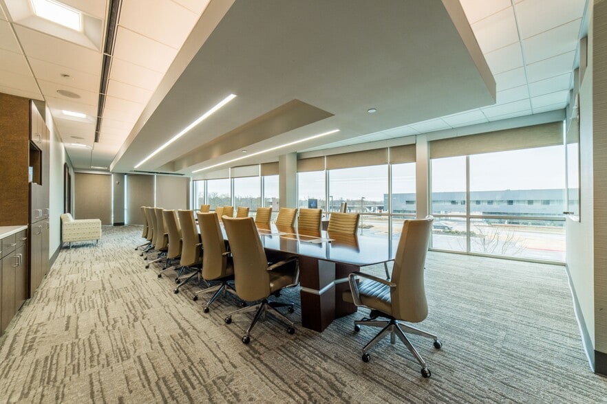 More Photos Of 808 S 52nd St, Rogers Medical For Sale