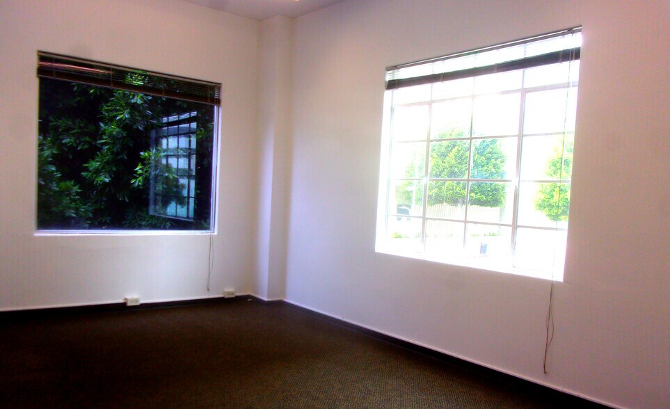 More Photos Of 114-122 S Beverly Dr, Beverly Hills Storefront Retail Office For Lease