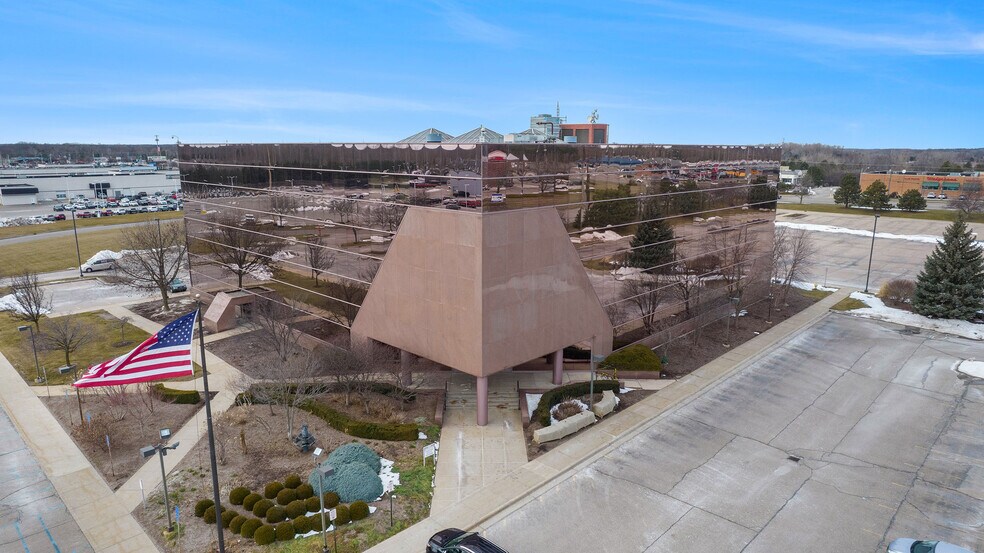 Primary Photo Of 2050 S Linden Rd, Flint Medical For Lease