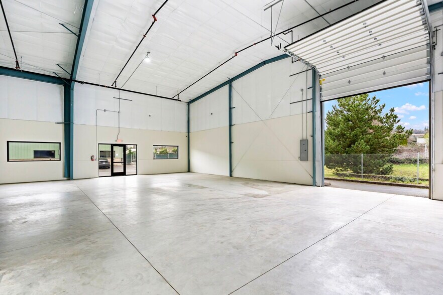 More Photos Of 421 C St, Washougal Warehouse For Sale
