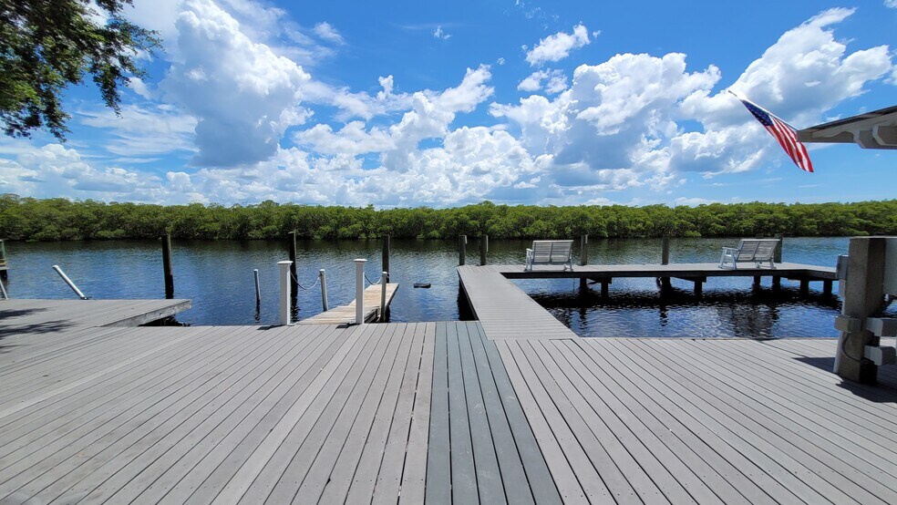 More Photos Of 1800 Kofresi Ct, Ruskin Hotel For Sale