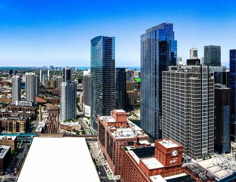 Primary Photo Of 100-118 N Canal St, Chicago Storefront For Lease