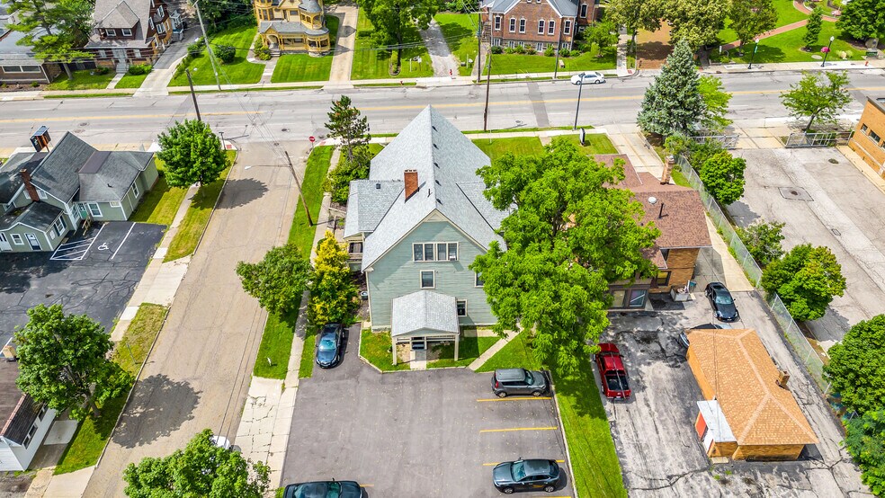 More Photos Of 755 Broadway Ave, Bedford Apartments For Sale