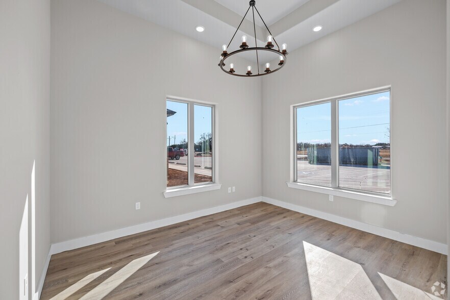 More Photos Of 5512 114th St, Lubbock Office For Sale