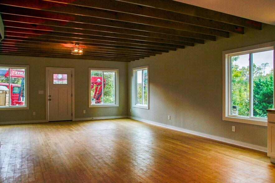 More Photos Of 108 Lager Ln, Asheville Apartments For Sale
