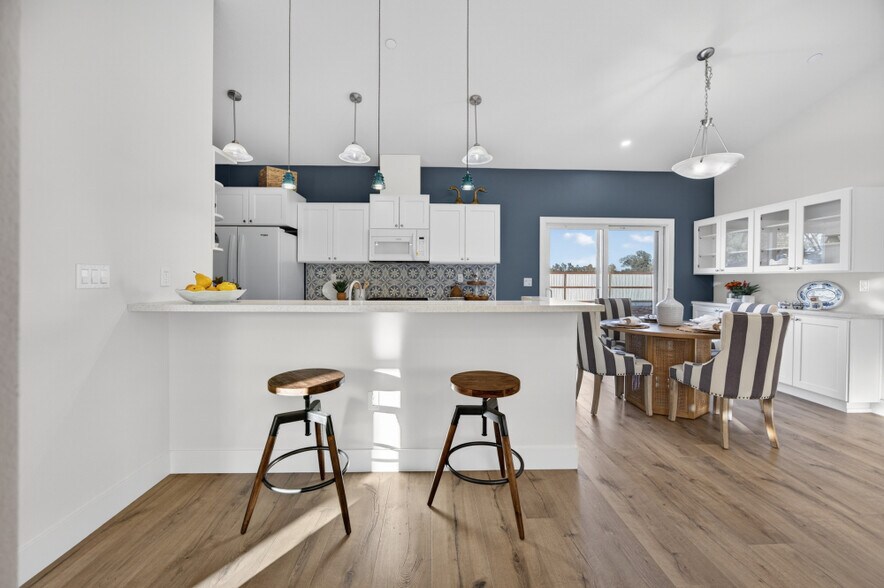 More Photos Of 25265 Carlsbad Ave, Davis Apartments For Sale