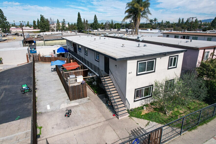 More Photos Of 1917 W Myrtle St, Santa Ana Apartments For Sale