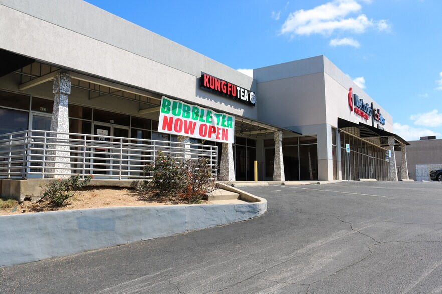 More Photos Of 5755 NW Loop 410, San Antonio Storefront For Lease