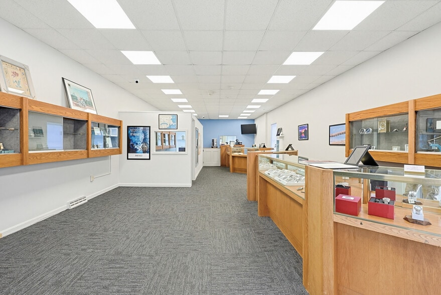 More Photos Of 800 Washington St, Holliston Storefront Retail Residential For Sale