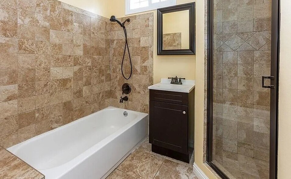 More Photos Of 19604 Victory Blvd, Tarzana Apartments For Sale