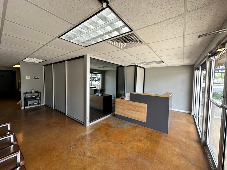 More Photos Of 13216 Pond Springs Rd, Austin Loft Creative Space For Lease
