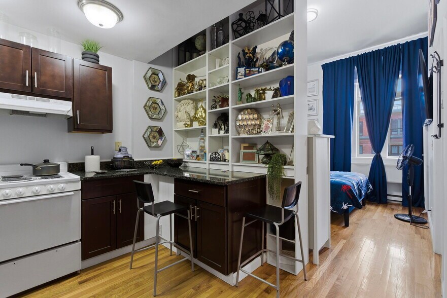 More Photos Of 281-285 Essex St, Lawrence Apartments For Sale