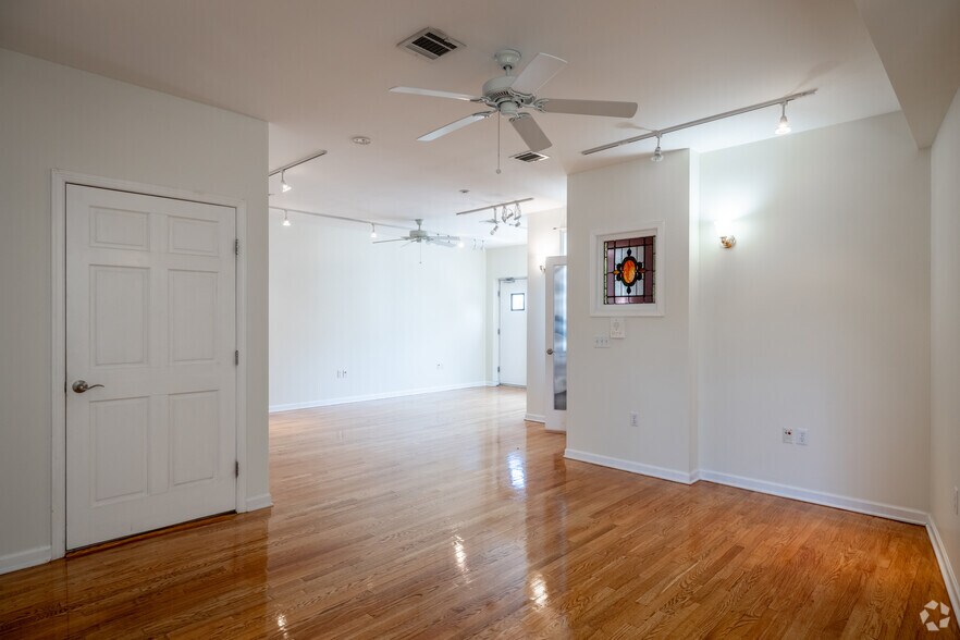 More Photos Of 10 Prospect St, Westfield Storefront Retail Office For Sale