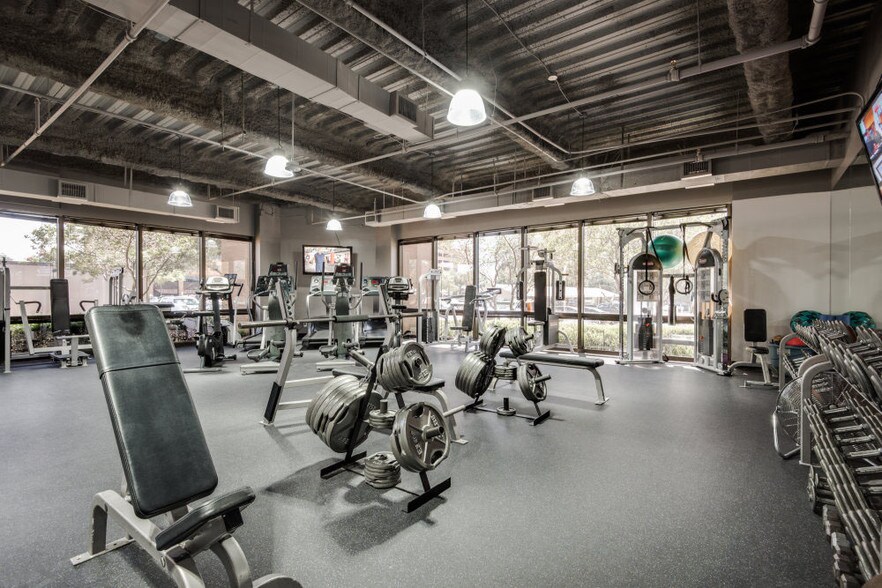 More Photos Of 4100 Alpha Rd, Dallas Coworking Space