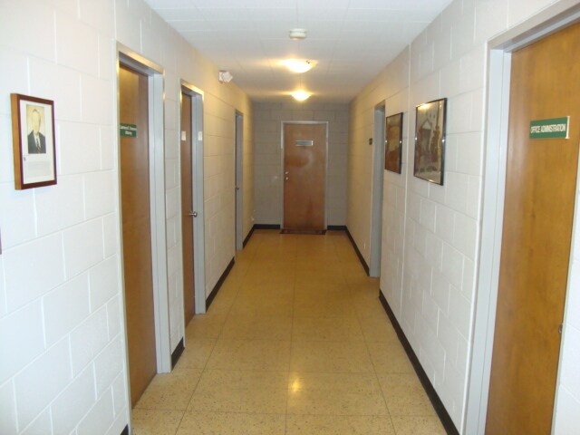 More Photos Of 9100 W Plainfield Rd, Brookfield Warehouse For Lease