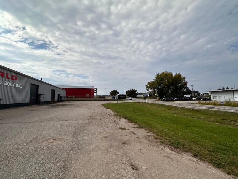 More Photos Of 3945 S Blue Star Dr, Traverse City Service For Lease