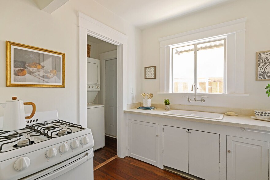 More Photos Of 1560 Morton Ave, Los Angeles Multifamily For Sale